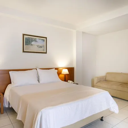 Athina 3*