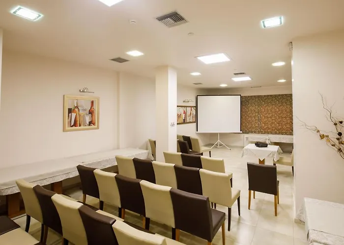 ατηινα Szálloda Lamía